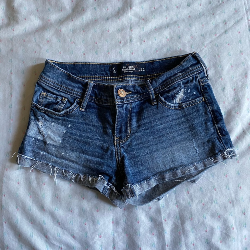 Hollister short-shorts low rise